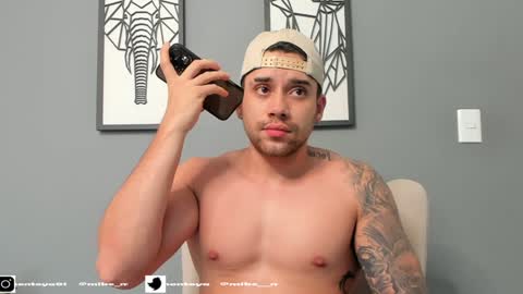 Snapshot of mike_montoya chatting on December 15, 2024, 12:38 pm Mike Montoya online show from December 15, 2024, 12:38 pm