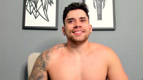 Snapshot of mike_montoya chatting on December 22, 2024, 4:06 am Mike Montoya online show from December 22, 2024, 4:06 am