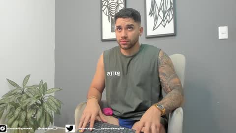 Snapshot of mike_montoya chatting on January 15, 2025, 3:43 am Mike Montoya online show from January 15, 2025, 3:43 am