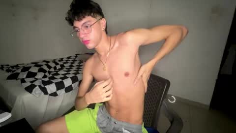 Mike Pineapple online show from October 9, 2025, 3:48 am