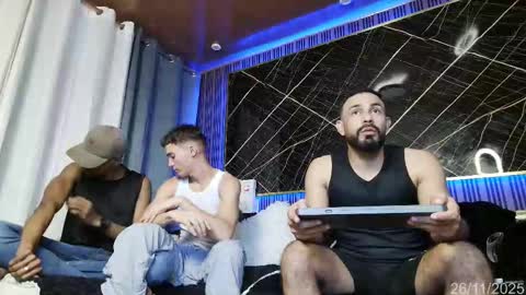 Snapshot of mikebellaco chatting on November 27, 2025, 1:40 am Mike El Bellaco online show from November 27, 2025, 1:40 am