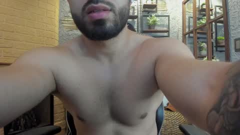 Snapshot of mikeblare chatting on January 29, 2025, 11:14 pm Mike Blare online show from January 29, 2025, 11:14 pm