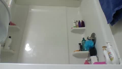 Snapshot of mikebudah6 chatting on December 19, 2025, 11:06 am mikebudah6 online show from December 19, 2025, 11:06 am