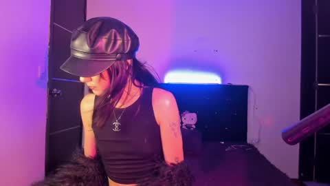 Snapshot of mikee_g chatting on April 21, 2026, 10:23 pm ZARA BLARE online show from April 21, 2026, 10:23 pm