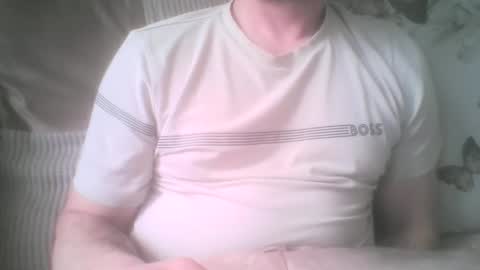 Snapshot of mikehockishuge9 chatting on May 17, 2026, 6:37 pm mikehockishuge9 online show from May 17, 2026, 6:37 pm