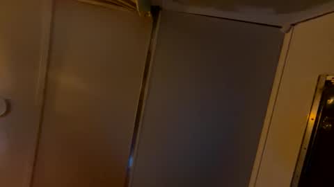 mikenlynz3oh3 online show from November 21, 2025, 1:21 pm