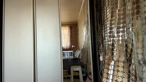 Mila online show from April 21, 2026, 7:25 am