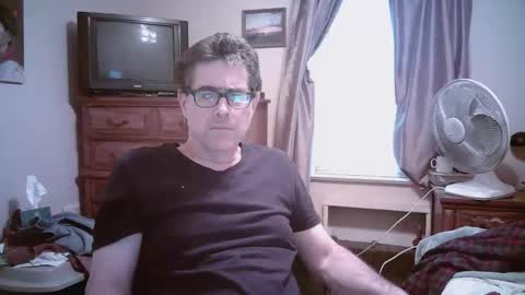 Snapshot of mikewulds chatting on April 30, 2026, 11:31 pm Mike online show from April 30, 2026, 11:31 pm