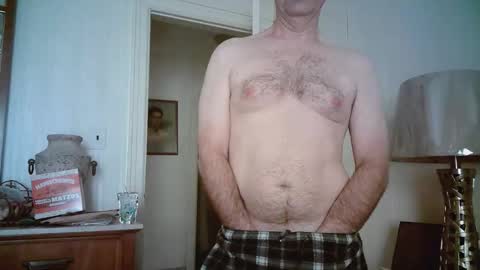 Snapshot of mikewulds chatting on May 16, 2026, 12:04 pm Mike online show from May 16, 2026, 12:04 pm