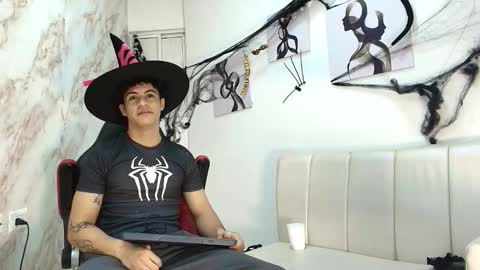 Snapshot of mikey_banji chatting on October 21, 2025, 12:39 pm mikey_banji online show from October 21, 2025, 12:39 pm