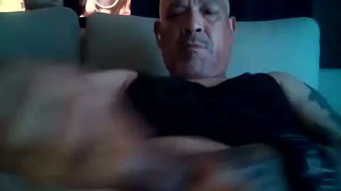 mikeyballer52 online show from December 8, 2024, 4:28 pm