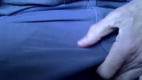 Snapshot of mikeybed chatting on November 26, 2025, 9:54 am mikeybed online show from November 26, 2025, 9:54 am