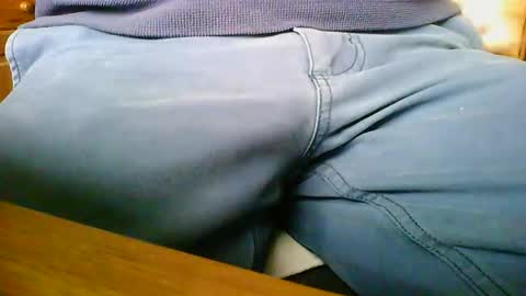 Snapshot of mikeybed chatting on February 10, 2026, 12:53 pm mikeybed online show from February 10, 2026, 12:53 pm