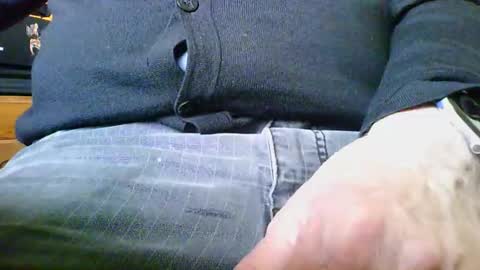 Snapshot of mikeybed chatting on March 20, 2026, 4:01 pm mikeybed online show from March 20, 2026, 4:01 pm