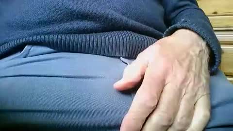 Snapshot of mikeybed chatting on April 16, 2026, 2:18 pm mikeybed online show from April 16, 2026, 2:18 pm