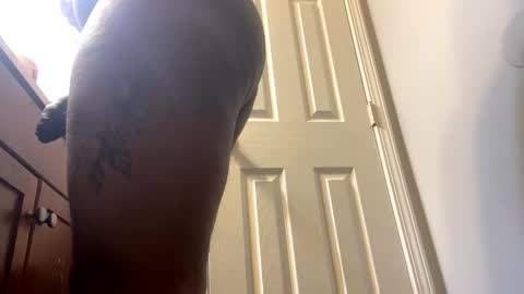 Snapshot of mikeyblunt chatting on January 7, 2025, 1:24 pm mikeyblunt online show from January 7, 2025, 1:24 pm