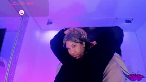 Mikeyla  online show from September 13, 2025, 4:51 pm