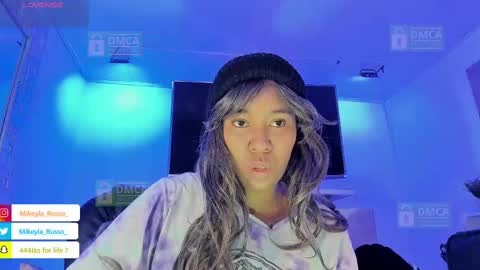 Mikeyla  online show from October 4, 2025, 7:01 pm