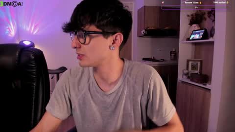 VIOLETAMIKE online show from April 5, 2026, 1:36 am