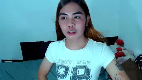 Snapshot of mikhaylaanderson chatting on May 15, 2026, 2:51 am Mikhayla online show from May 15, 2026, 2:51 am