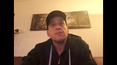 mikiey666 online show from December 19, 2025, 9:11 pm