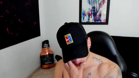 MIKKE online show from October 4, 2025, 3:21 pm