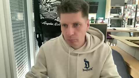 miklp8463 online show from March 26, 2026, 1:28 pm