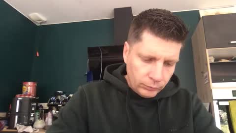 Snapshot of miklp8463 chatting on April 23, 2026, 6:58 am miklp8463 online show from April 23, 2026, 6:58 am