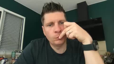 Snapshot of miklp8463 chatting on April 28, 2026, 8:41 am miklp8463 online show from April 28, 2026, 8:41 am