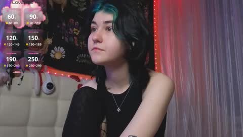 Snapshot of miko_meow chatting on September 17, 2025, 12:40 pm Miko online show from September 17, 2025, 12:40 pm