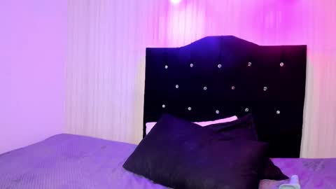 Snapshot of miku_katsuragi chatting on November 11, 2025, 12:10 am miku katsuragi online show from November 11, 2025, 12:10 am