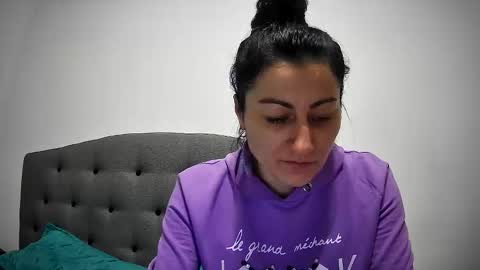 Mikyloveu online show from February 6, 2026, 5:16 pm