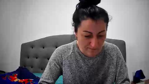 Mikyloveu online show from April 2, 2026, 2:15 pm