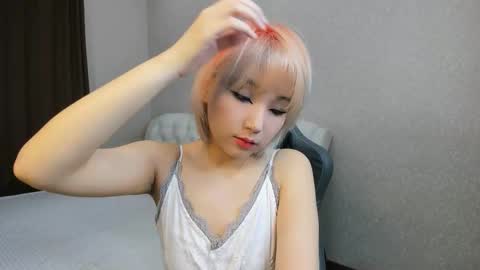 Snapshot of mil_waves chatting on November 26, 2025, 12:50 pm mil_waves online show from November 26, 2025, 12:50 pm