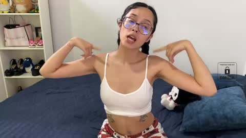 Mila and albert online show from April 22, 2026, 8:21 pm