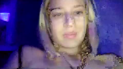 Mila 420 online show from October 15, 2025, 6:30 pm