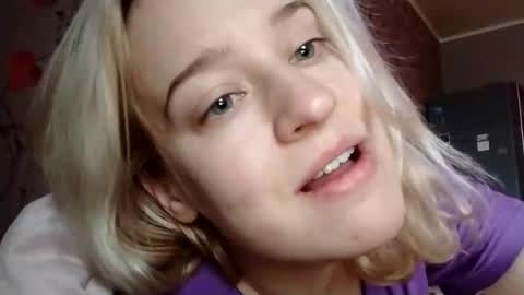 Mila 420 online show from November 28, 2025, 9:01 am