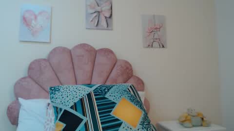 mila_adamss online show from May 10, 2026, 10:31 am