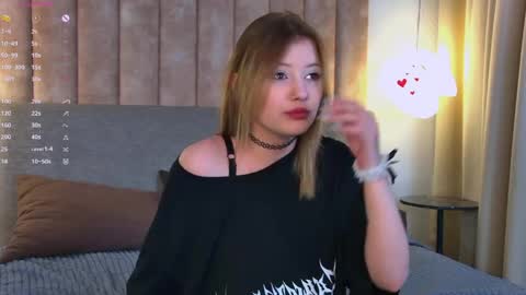 Snapshot of mila_blum chatting on April 17, 2026, 7:50 pm mila_blum online show from April 17, 2026, 7:50 pm