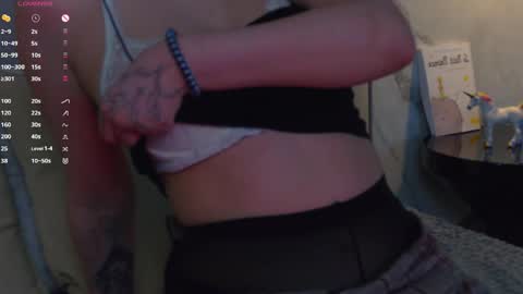 Snapshot of mila_blum chatting on April 29, 2026, 5:30 pm mila_blum online show from April 29, 2026, 5:30 pm