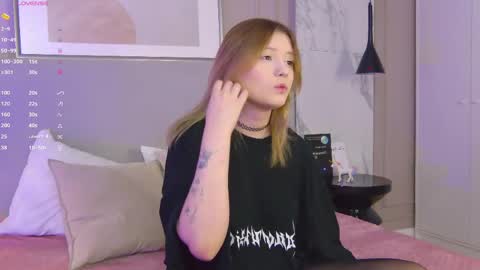 Snapshot of mila_blum chatting on May 15, 2026, 5:09 pm mila_blum online show from May 15, 2026, 5:09 pm