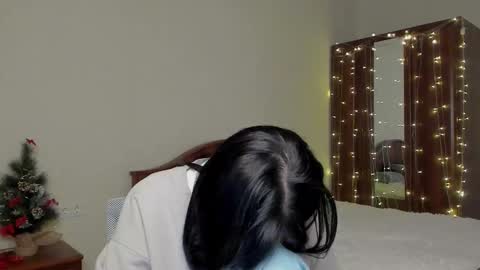 mila_dance_ online show from December 18, 2025, 5:02 am