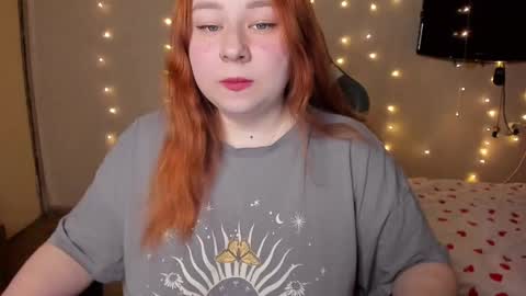 Snapshot of mila_foxxxy chatting on February 25, 2025, 11:30 am Mila shy sensual person online show from February 25, 2025, 11:30 am