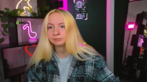 mila_glow online show from April 1, 2026, 6:38 pm