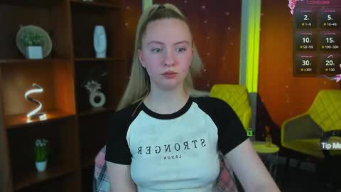 Snapshot of mila_glow chatting on May 1, 2026, 7:07 pm mila_glow online show from May 1, 2026, 7:07 pm