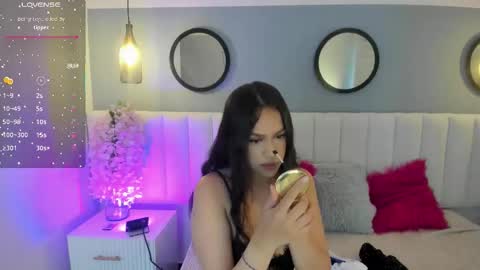 mila_hank online show from October 23, 2025, 12:15 pm