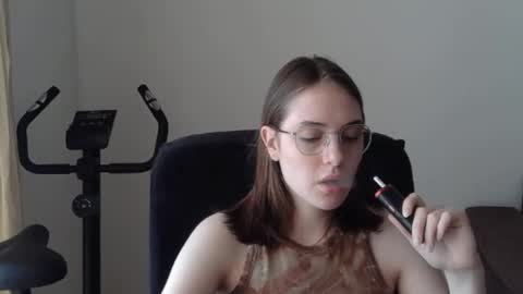 Snapshot of mila_keyy chatting on June 6, 2026, 1:16 pm mila_keyy online show from June 6, 2026, 1:16 pm