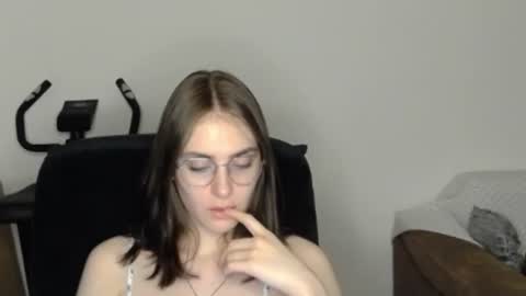 Snapshot of mila_keyy chatting on June 24, 2026, 10:20 pm mila_keyy online show from June 24, 2026, 10:20 pm