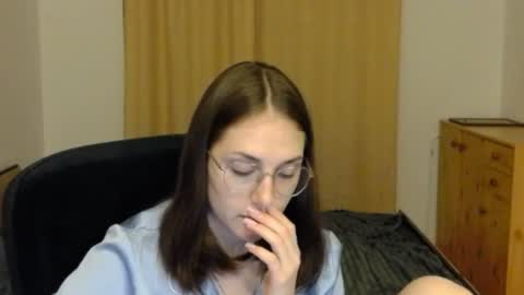 Snapshot of mila_keyy chatting on July 13, 2026, 9:39 pm mila_keyy online show from July 13, 2026, 9:39 pm
