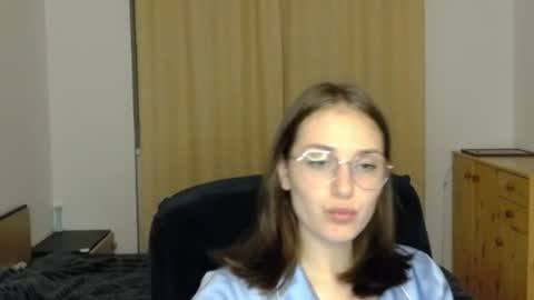 Snapshot of mila_keyy chatting on July 14, 2026, 8:14 pm mila_keyy online show from July 14, 2026, 8:14 pm